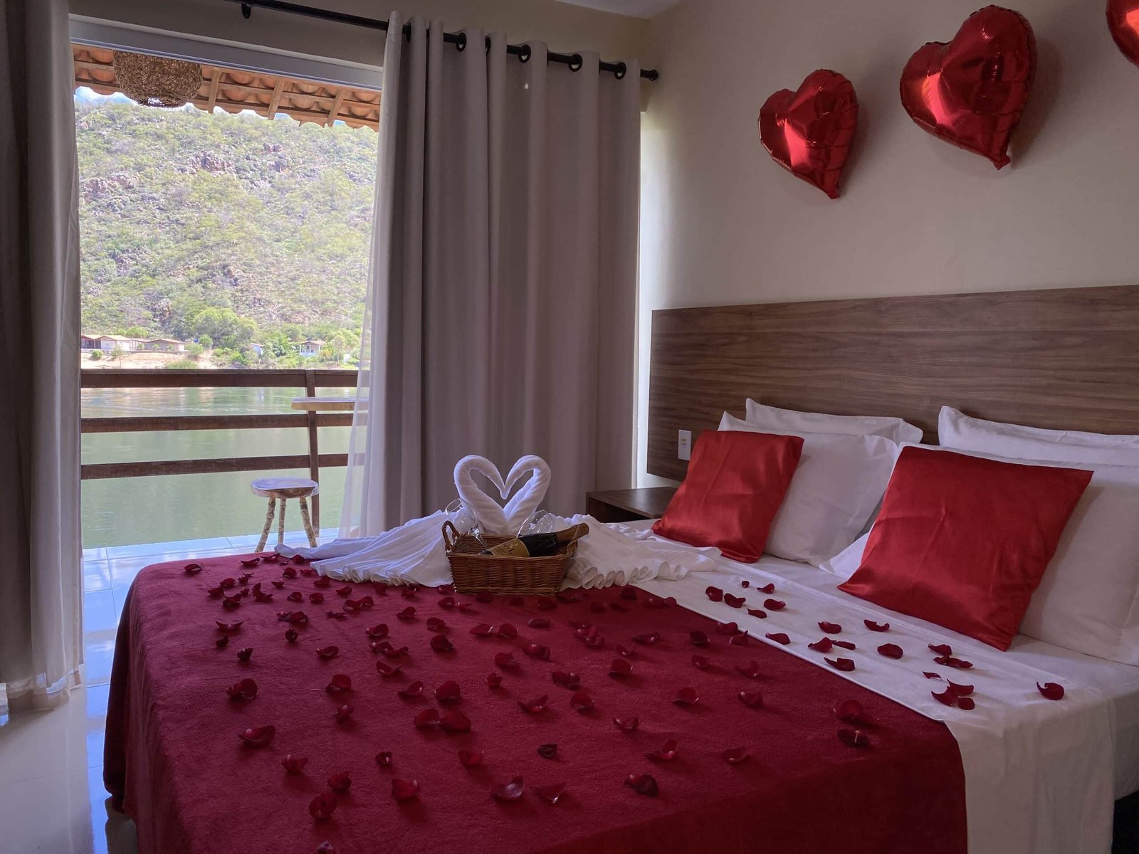 20221207_160939164_iOS