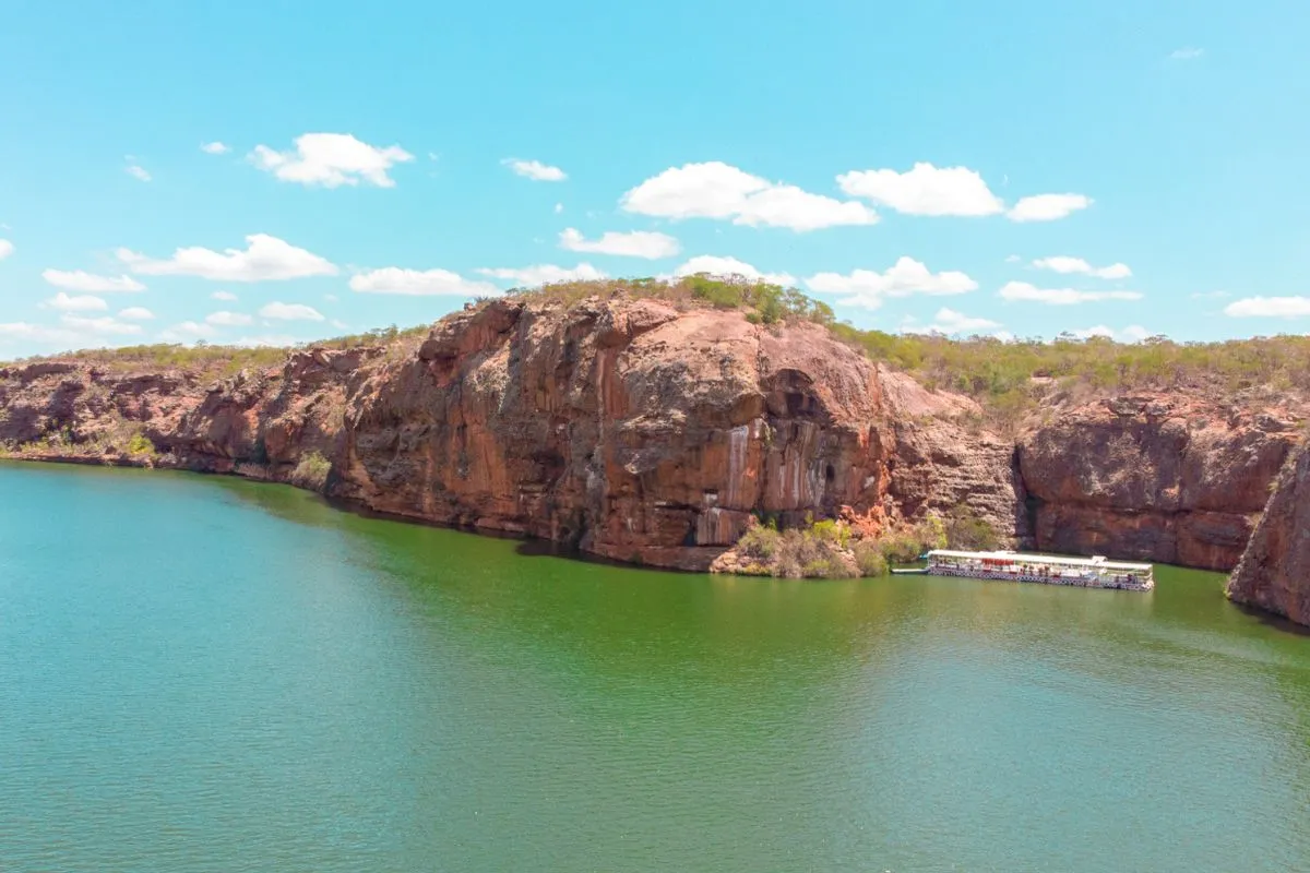 Descubra as pinturas rupestres de Olho D'Água do Casado: uma janela para a pré-história